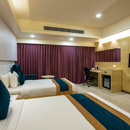 העיר בנגלור Zion - A Luxurious Hotel מראה חיצוני תמונה