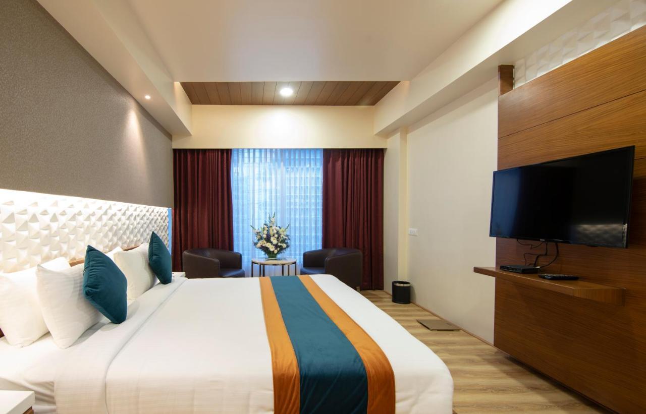 העיר בנגלור Zion - A Luxurious Hotel מראה חיצוני תמונה
