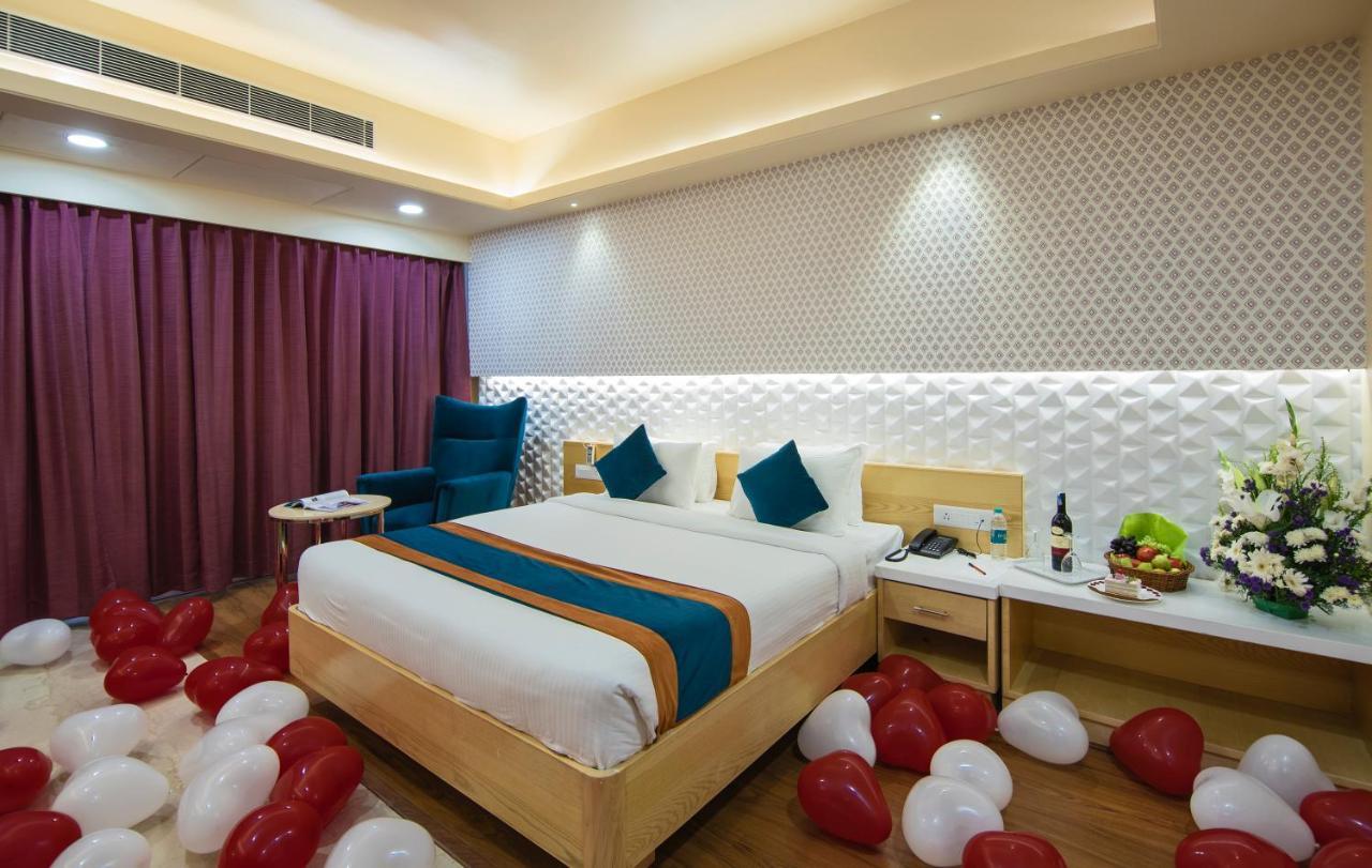 העיר בנגלור Zion - A Luxurious Hotel מראה חיצוני תמונה